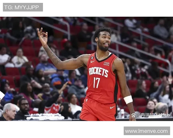 足球新星伊森惊艳亮相赛场 他的成长与未来潜力解析视频